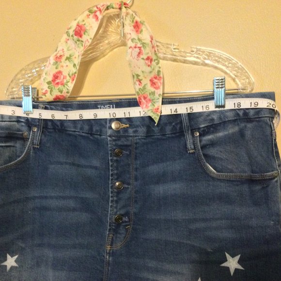 Plus Size 20 Upcycled Magnolia Pearl Inspired Jean - Picture 6 of 9